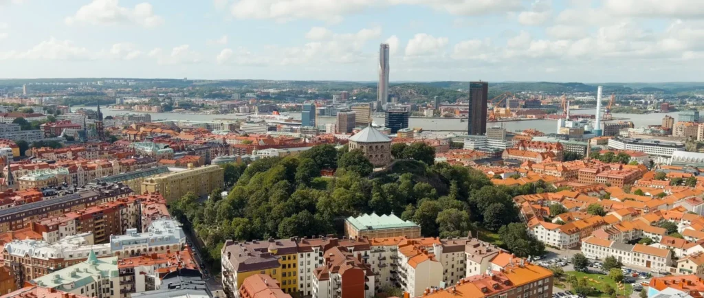 Vy över Göteborg där många bostadsrättsföreningaranlitar Bredablick för teknisk förvaltning