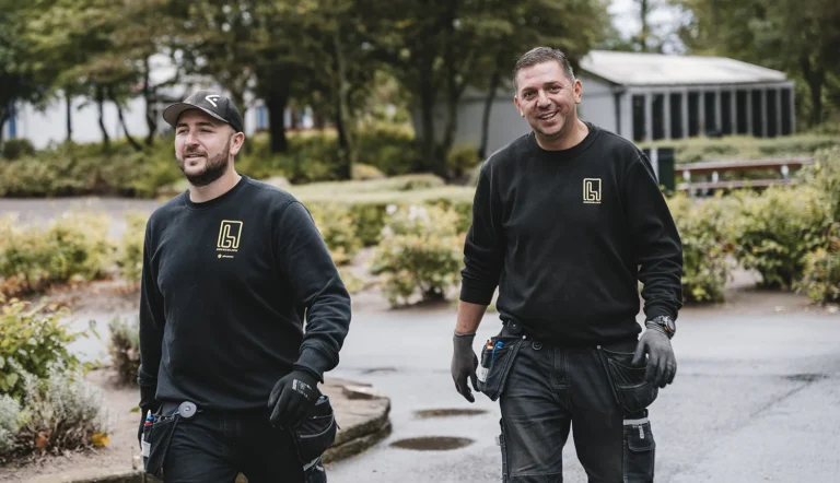Två fastighetsskötare på Bredablicks tekniska förvaltning